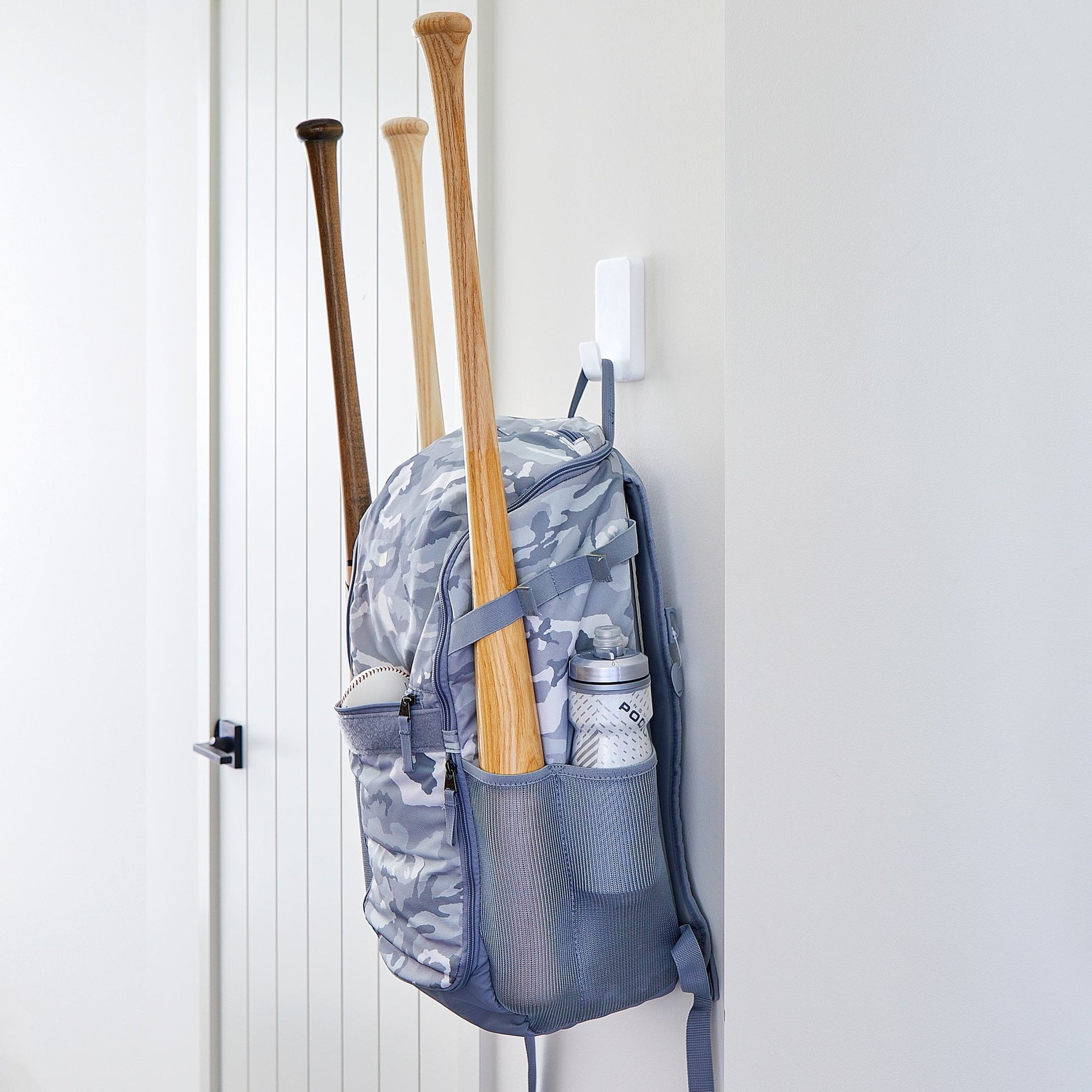 Command 15 lb XL Heavyweight Hook, White, 1 Wall Hook, Damage-Free Hanging